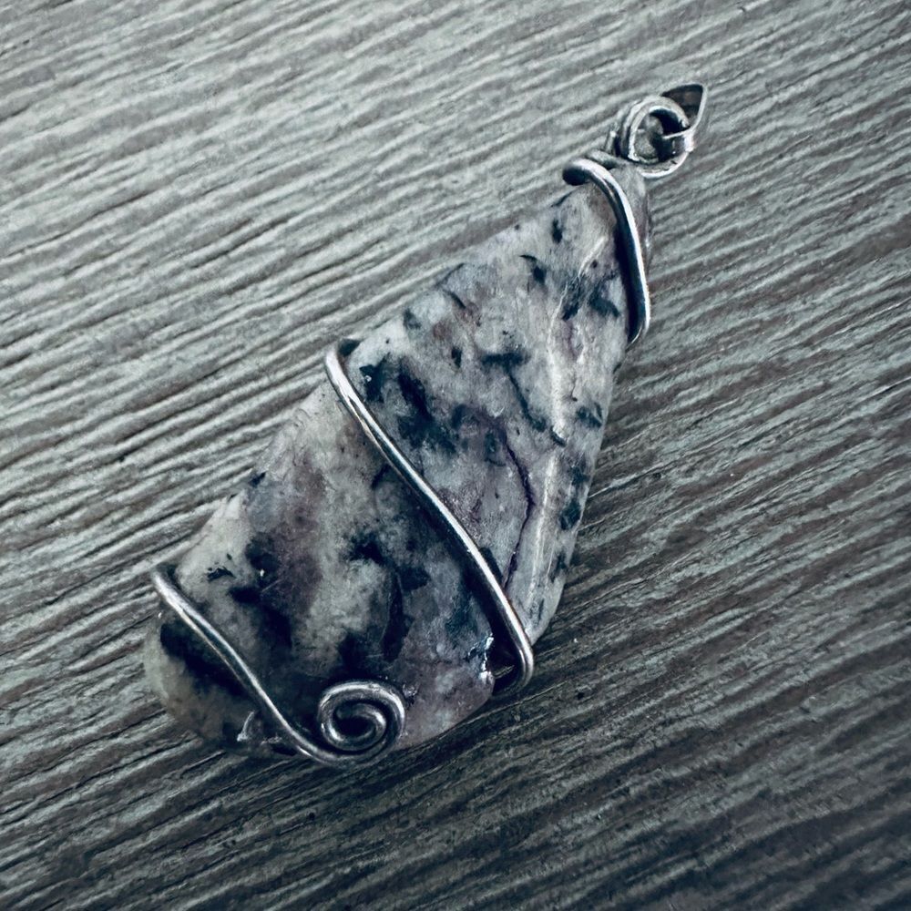 Silver Wire Wrapped Stone Necklace Pendant - Picture 4 of 5